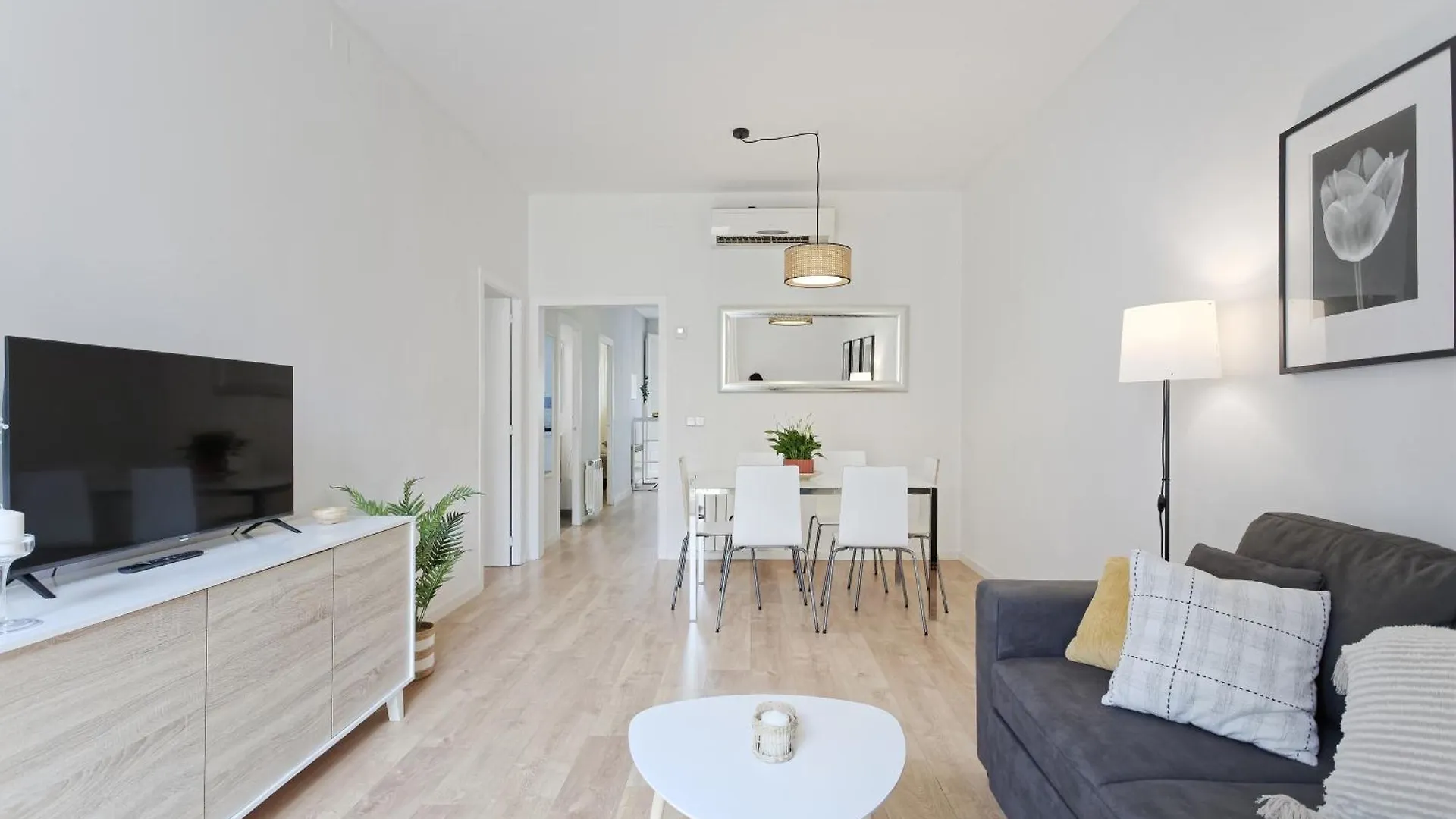 Central & Bright Apartment!! Barcelone Appartement