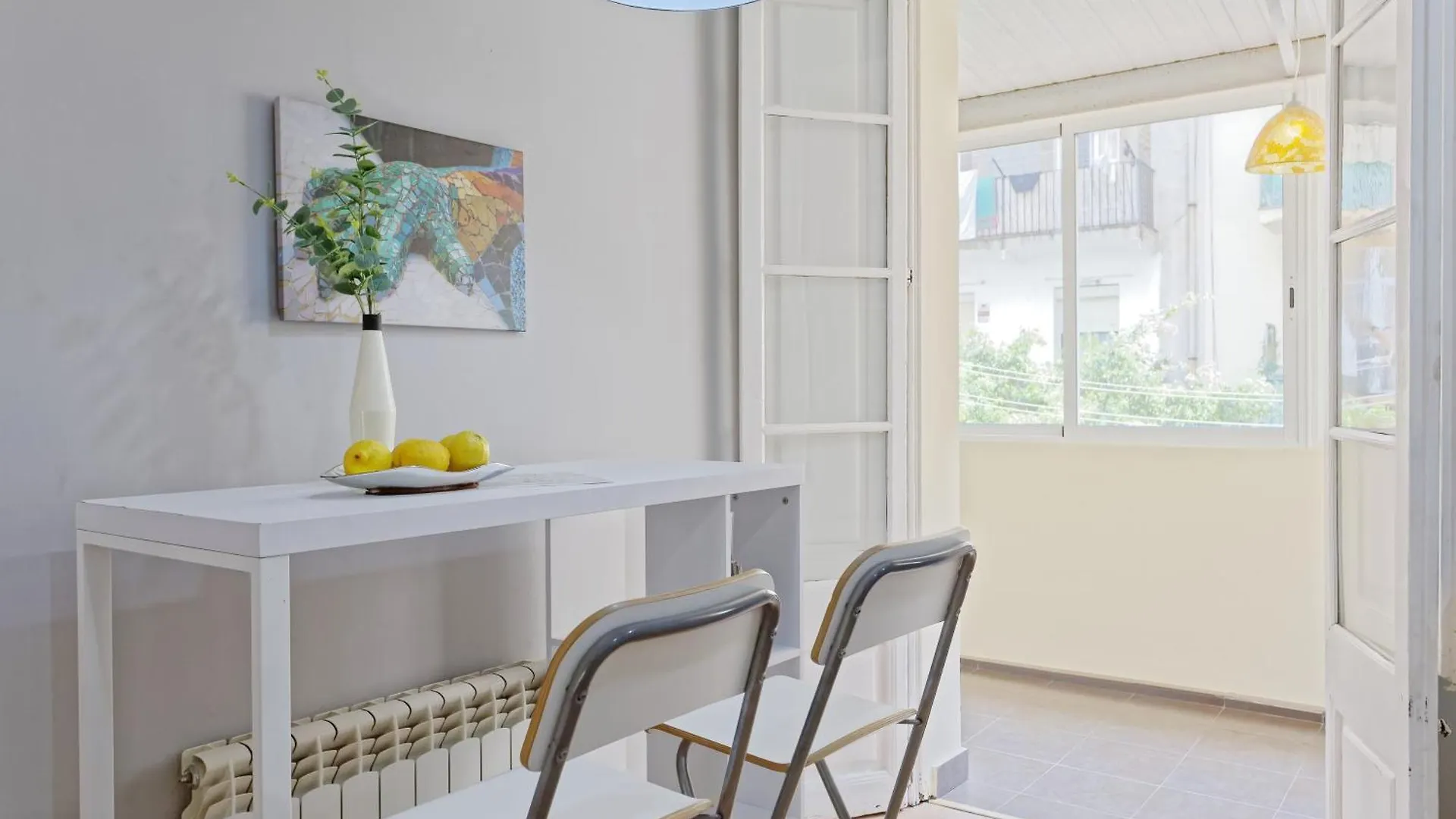 Central & Bright Apartment!! Barcelone