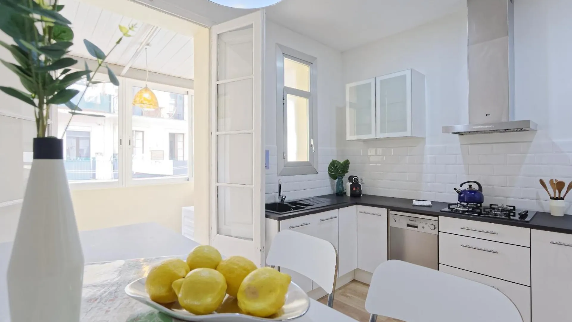 Central & Bright Apartment!! Barcelona 0*,